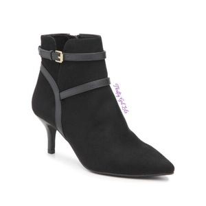Aubrey Lynn Black Toni Bootie